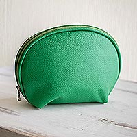 Leather cosmetics case, 'Luxe Life in Kelly Green' - Silk-Lined Green Leather Cosmetics Bag