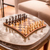 Schachspiel mit Holzeinlage - Modernes Schachspiel aus Holz