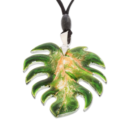 Art glass pendant necklace, 'Monstera Leaf' - Art Glass Leaf Adjustable Pendant Necklace from Costa Rica