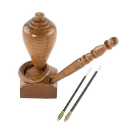 Pluma y soporte de cedro y caoba, 'Essence' - Pluma y soporte de madera de cedro y caoba centroamericanos