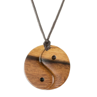 Collar colgante de madera recuperada, 'Natural Flow' - Collar colgante Yin-Yang hecho a mano