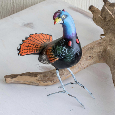 estatuilla de ceramica - Estatuilla de pájaro de gallina de pavo salvaje de cerámica hecha a mano de Guatemala