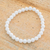 Stretch-Armband aus Jadeperlen, „White Whisper“ – Perlenarmband aus weißer Jade