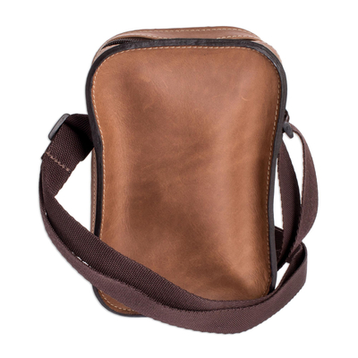 Unisex leather shoulder bag, 'Salvadoran Saddle Brown' - Brown Leather Unisex Shoulder Bag