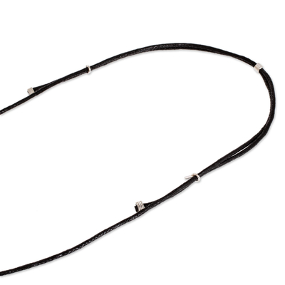 Jade-Anhänger-Halskette, 'Starke Energie in Hellgrün' - Hellgrüne Jade-Anhänger-Halskette