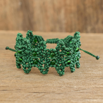 Makramee-Armband mit Perlen, 'Emerald Realm' - Grünes Armband-Armband
