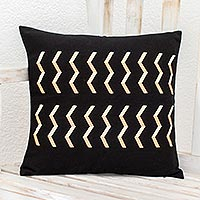 Cotton throw pillow cover, 'Zig Zag Figures' - Black Pedal Loomed Cotton Throw Pillow Cover With Zig Zags