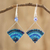 Perlenohrringe, „Blue Beaded Rainbow“ – Quadratische blaue Perlenohrringe mit silbernen Haken