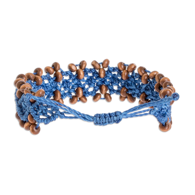 Perlen-Makramee-Armband, „Boote auf dem Ozean“ - Ozeanblaues Makramee-Armband mit Kiefernholzperlen