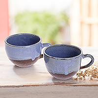 Tazas de café de cerámica, 'Sea Blue Morning' (par) - Tazas de café de cerámica azul y marrón de Honduras (par)