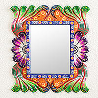 Espejo de pared de madera, 'Arco iris guatemalteco' - Espejo de pared con marco de madera en varios colores de Guatemala