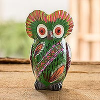 Escultura de cerámica, 'Rainforest Owl' - Figura de Búho de Cerámica Verde Decorada de Guatemala