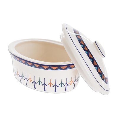 Tiefovale Kasserolle mit Keramiküberzug - Handbemalter ovaler Auflauftopf aus Keramik mit geometrischem Motiv