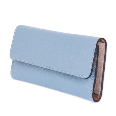 Ledergeldbörse - Dreifach faltbare Portemonnaie aus himmelblauem Leder mit Druckknopfverschluss