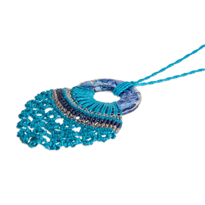 Halskette mit recyceltem CD-Anhänger - Umweltfreundliche, recycelte, cd-blaue Makramee-Halskette