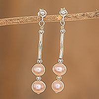 Pendientes colgantes de perlas cultivadas, 'Rose Rising' - Pendientes de plata de ley y peal cultivada rosa