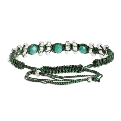 Makramee-Armband mit Perlen - Dunkelgrünes, blaugrünes und klares Makramee- und Perlenarmband