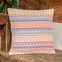 Kissenbezug aus Baumwolle, „Strawberry Inspiration“ – handgewebter mehrfarbiger Baumwollkissenbezug aus Guatemala