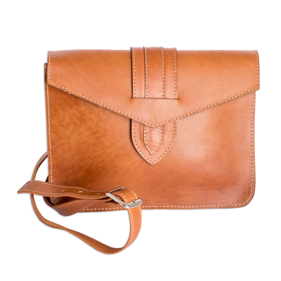 100% Leather Shoulder Bag with Arrow-Shaped Magnetic Snap