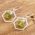 Ohrhänger aus Sterlingsilber mit Perlen - Grüne sechseckige Ohrhänger aus Sterlingsilber mit Kristallperlen