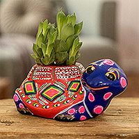 Mini-Blumentopf aus Keramik, „Herbaceous Tortoise“ – Niedlicher Miniatur-Schildkröten-Keramik-Blumentopf aus Guatemala