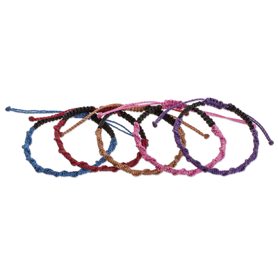 Makramee-Armbänder, (5er-Set) - Handgeknüpfte Makramee-Armbänder in verschiedenen Farben im 5er-Set