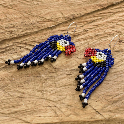 Wasserfall-Ohrringe mit Perlen, 'Macaws in Blue' (Aras in Blau) - Niedliche handgefertigte Glasperlen-Wasserfall-Ohrringe aus Guatemala