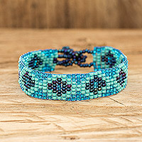Beaded wristband bracelet, 'Colorful Diamonds' - Handcrafted Diamond Patterned Beaded Wristband Bracelet