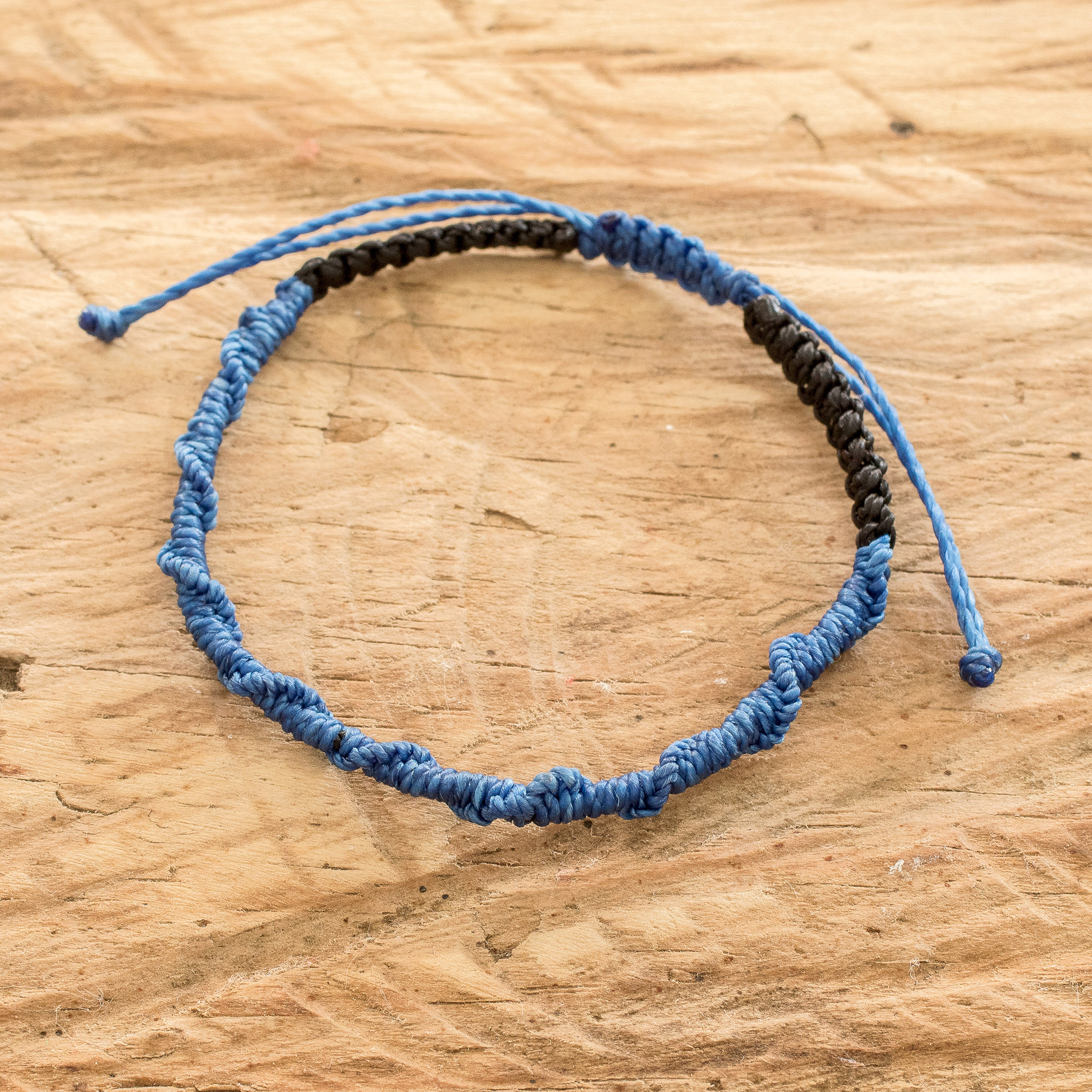 Handmade Macrame Bracelet from Guatemala, 'Ripple Effect in Blue'