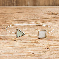 Jade-Manschettenarmband, „Geometrische Formen in Grün“ – Geometrisches Manschettenarmband aus Sterlingsilber und Jade