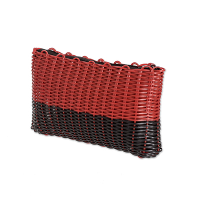 Bolsa de aseo tejida a mano, 'Crimson Ecosystem' - Bolsa de aseo de cordón de vinilo reciclado tejida a mano en carmesí