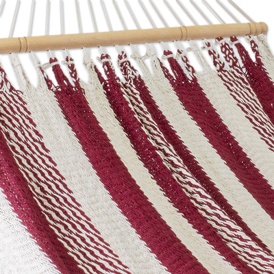 Hängematte aus Baumwollseil, (einzeln) - Handgefertigte gestreifte Baumwollhängematte in purpurroten Farben (Einzelbett)