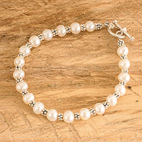 Cultured pearl beaded bracelet, 'Marine Victory' - Cream Cultured Pearl Beaded Bracelet from Costa Rica