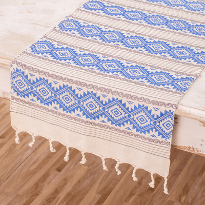 Tischläufer aus Baumwolle, 'Azure Diamond' - Handgewebter Tischläufer aus Baumwolle mit Fransen in Blau-Elfenbein