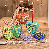 Ceramic ornaments, 'Hearts of Nature' (set of 6) - Set of 6 Hand-Painted Ceramic Ornaments with Cotton Bag