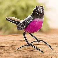 Figura de cerámica, 'Pink Robin' - Figura de cerámica de Robin rosa hecha a mano en Guatemala