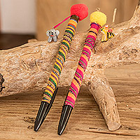 Bolígrafos de algodón, 'Little Pets' (juego de 2) - Juego de 2 bolígrafos de algodón de colores con dijes de cerámica