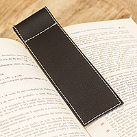 Marcador de cuero, 'Night Reader' - Marcador de cuero 100% hecho a mano en un tono negro
