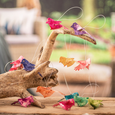Adornos de plástico reciclado (juego de 12) - Juego de 12 adornos de pájaros coloridos y ecológicos hechos a mano