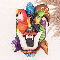 Máscara de madera, 'Diablo de Boruca con pájaros' - Máscara tradicional costarricense de diablo de madera con tucán y guacamayo