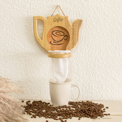 Wandpaneel für Einzelportions-Tropfkaffee aus Teak- und Zedernholz