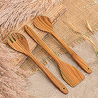 Juego de ensalada de teca, 'Mom's Cooking' (juego de 3) - Juego de utensilios de 3 piezas de madera de teca hecho a mano para servir y cocinar