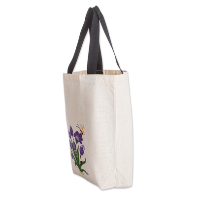 Tragetasche aus Baumwolle, 'Purple Blossoming' - Handbemalte Baumwolltasche mit Blumenmuster in Grün- und Lila-Tönen