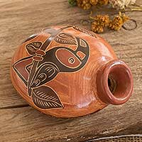 Dekorative Vase aus Keramik, „Sunset Toucan“ – Handgefertigte dekorative Vase aus brauner Keramik mit Tukan-Motiv