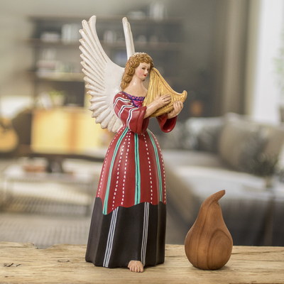 estatuilla de ceramica - Figura de cerámica de arte popular con temática de ángel pintado a mano.