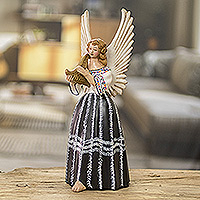 Escultura de ángel de cerámica, 'Coban' - Escultura de ángel de cerámica de arte popular guatemalteco pintado a mano