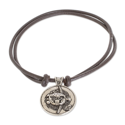 Halskette mit Nickel-Anhänger, 'Kawok-Emblem'. - Maya-Astrologie-Anhänger-Halskette mit Kawok-Zeichen