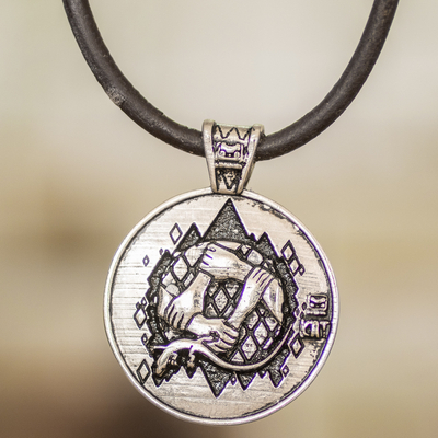 Collar colgante de níquel - Collar con colgante temático de astrología maya con signo K'at