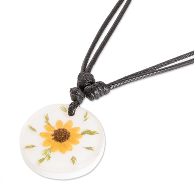 Halskette mit natürlichem Blumenanhänger - Runde gelbe Halskette mit natürlichem Sonnenblumen- und Harzanhänger