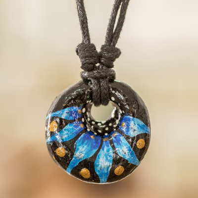 Halskette mit Keramikanhänger - Florale, verstellbare, bemalte Keramik-Anhänger-Halskette in Blau